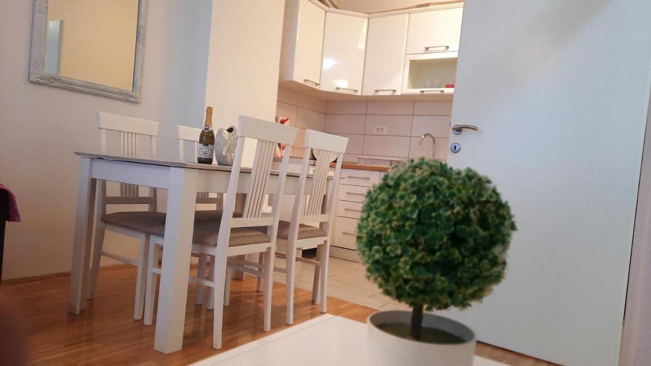 Apartment Nina Centar מוסטר מראה חיצוני תמונה